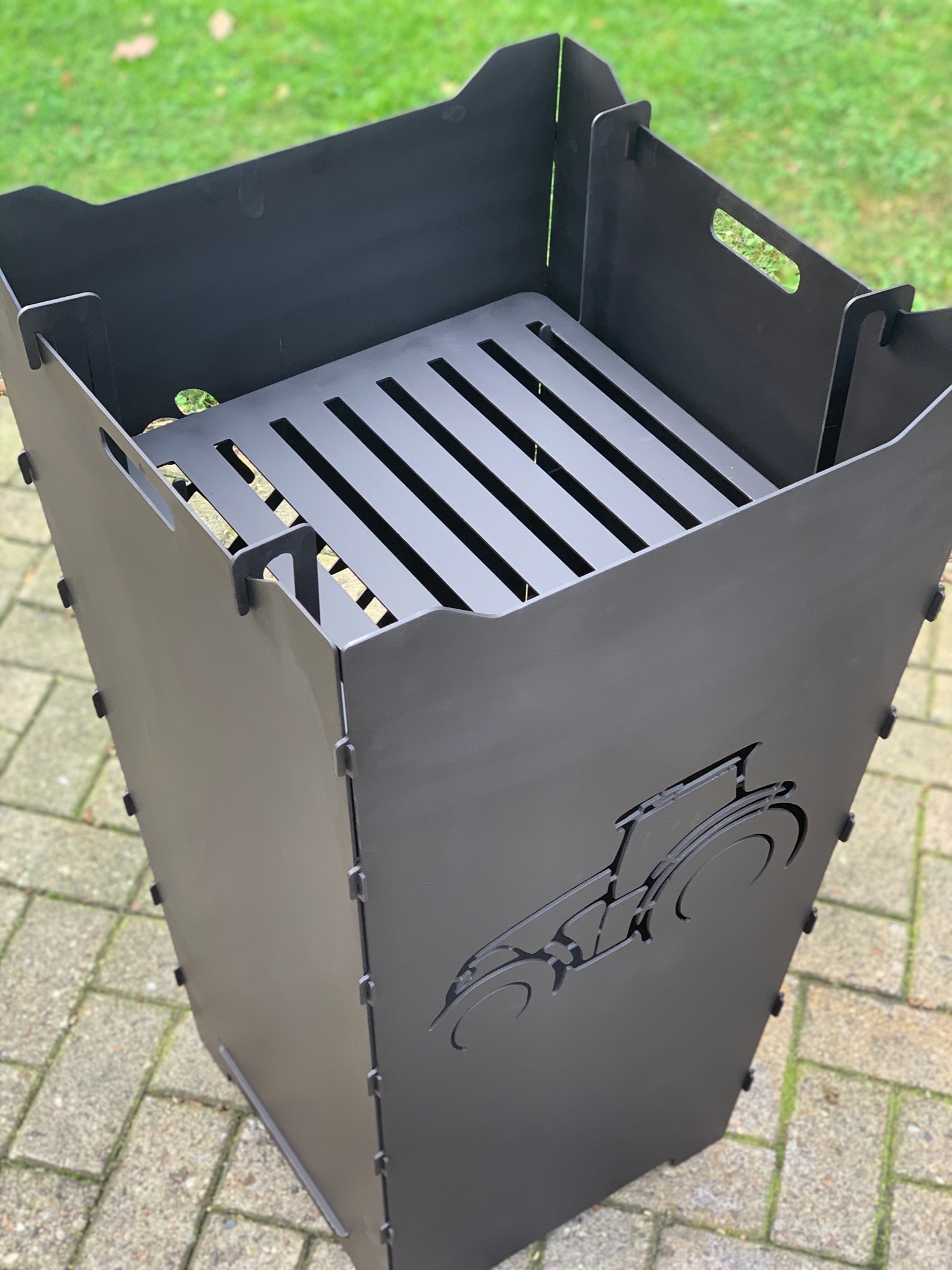 Feuerkorb Feuertonne Grillplatte Einheangeroste Holz