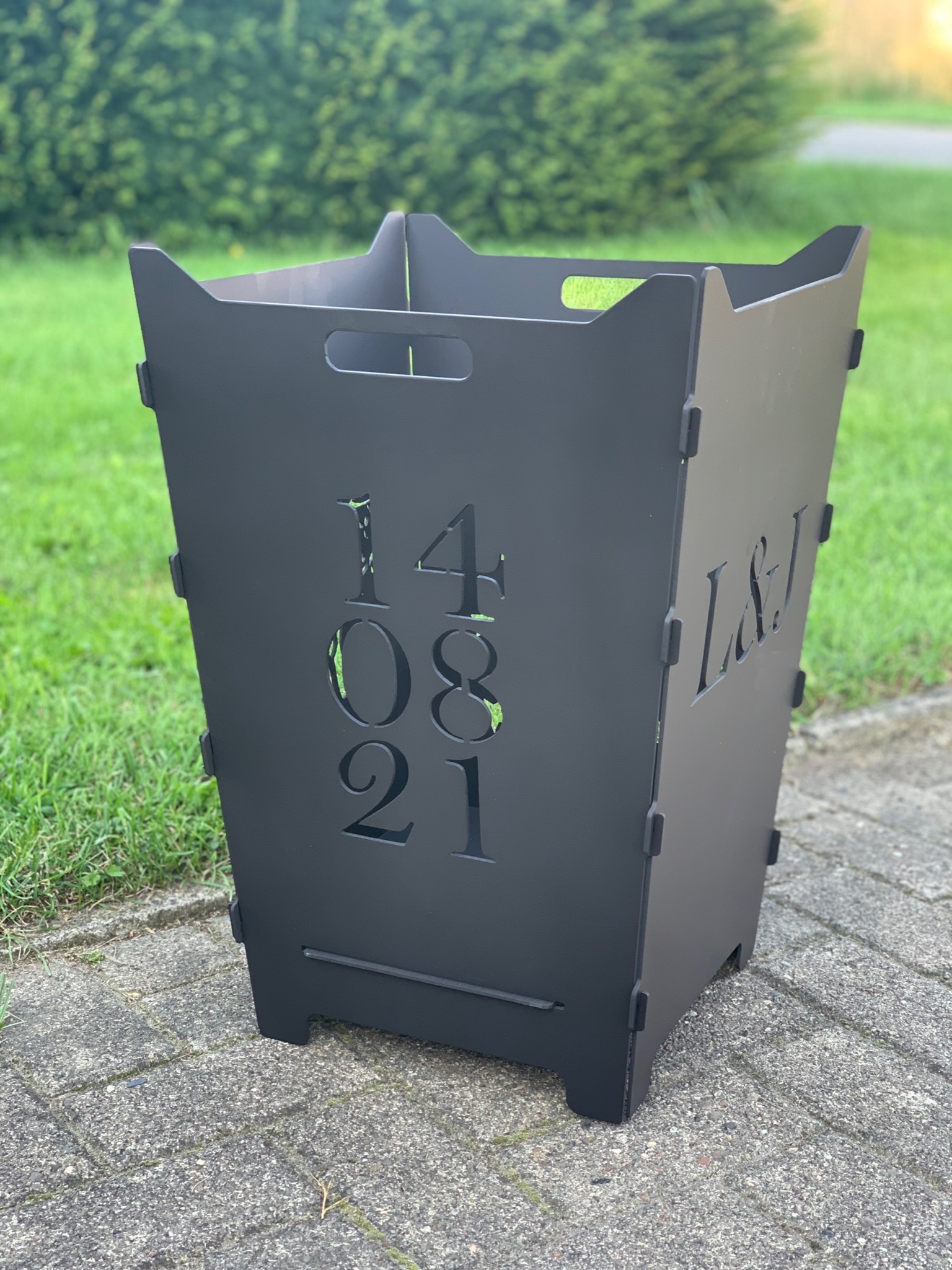 Feuerkorb Feuertonne Hochzeit Trauung Ehepaar Initialien modern1