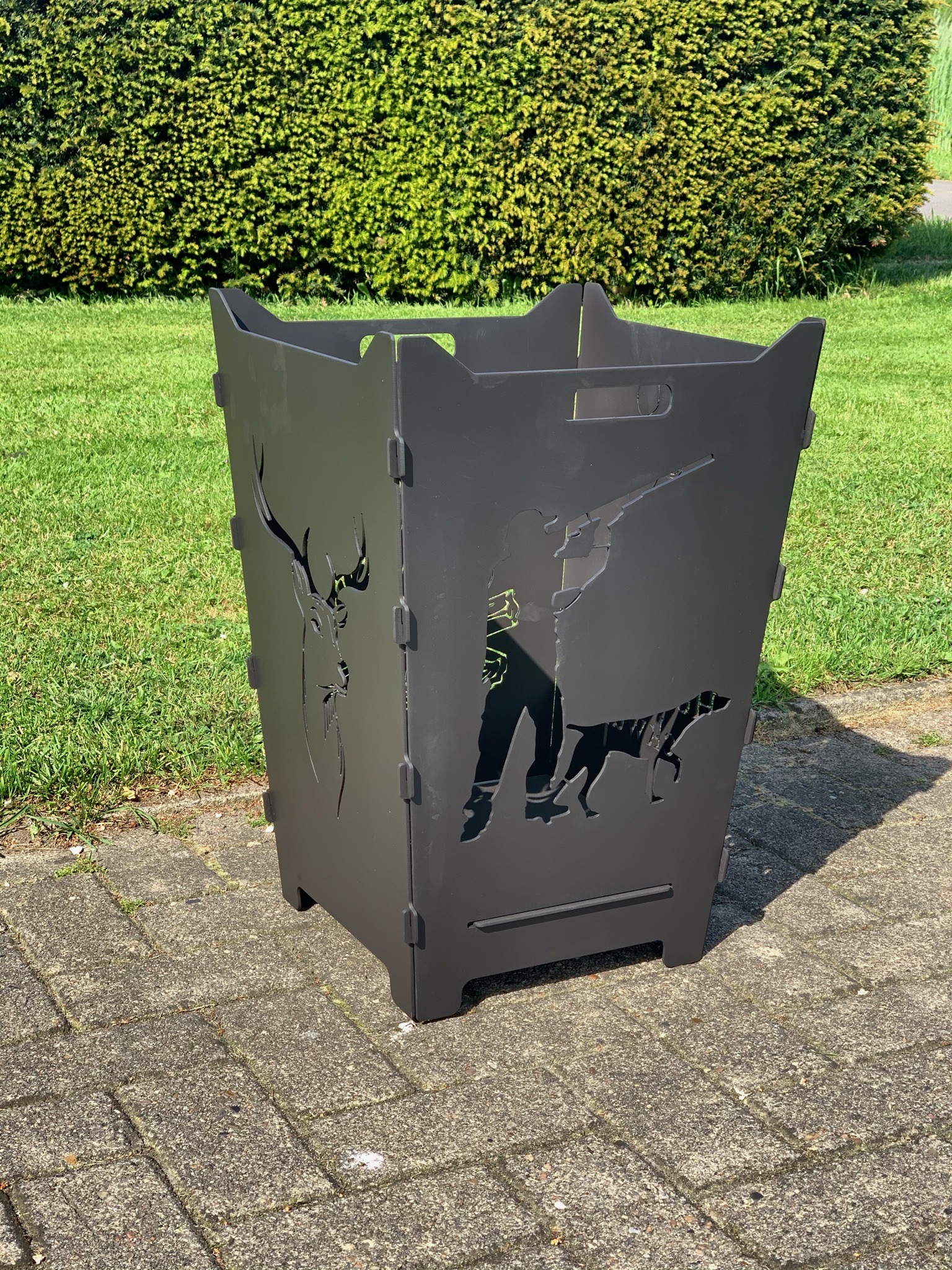 Feuerkorb Feuertonne Jagt Jeager Buechse Hund Hirsch Dammwild