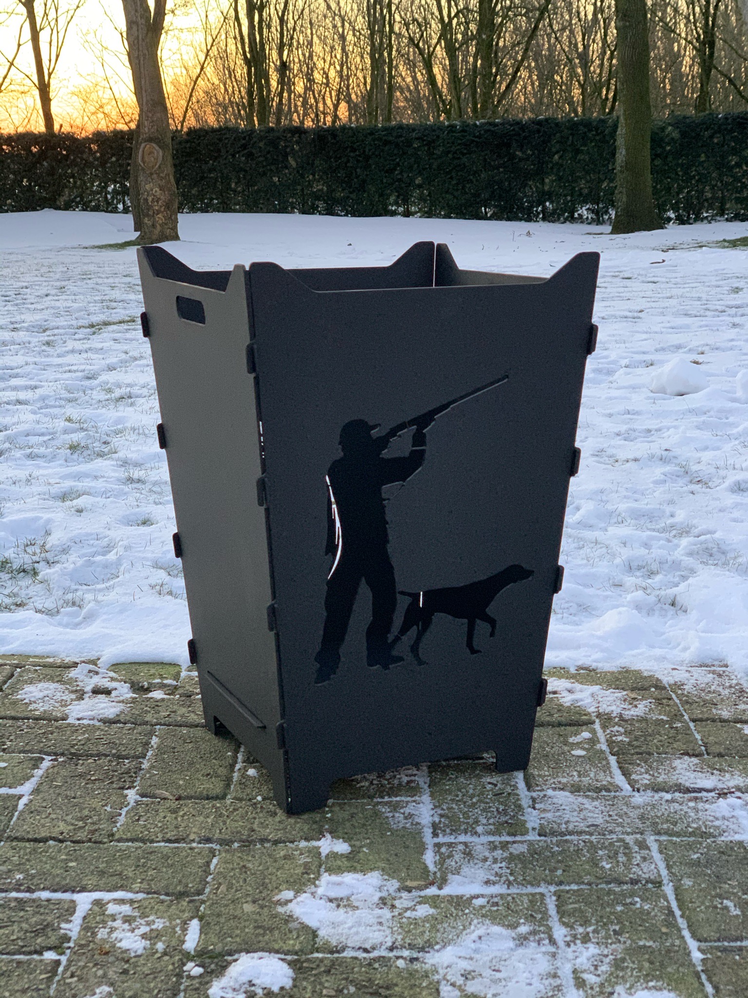 Feuerkorb Feuertonne Jeager Jagt Buechse Hund Natur