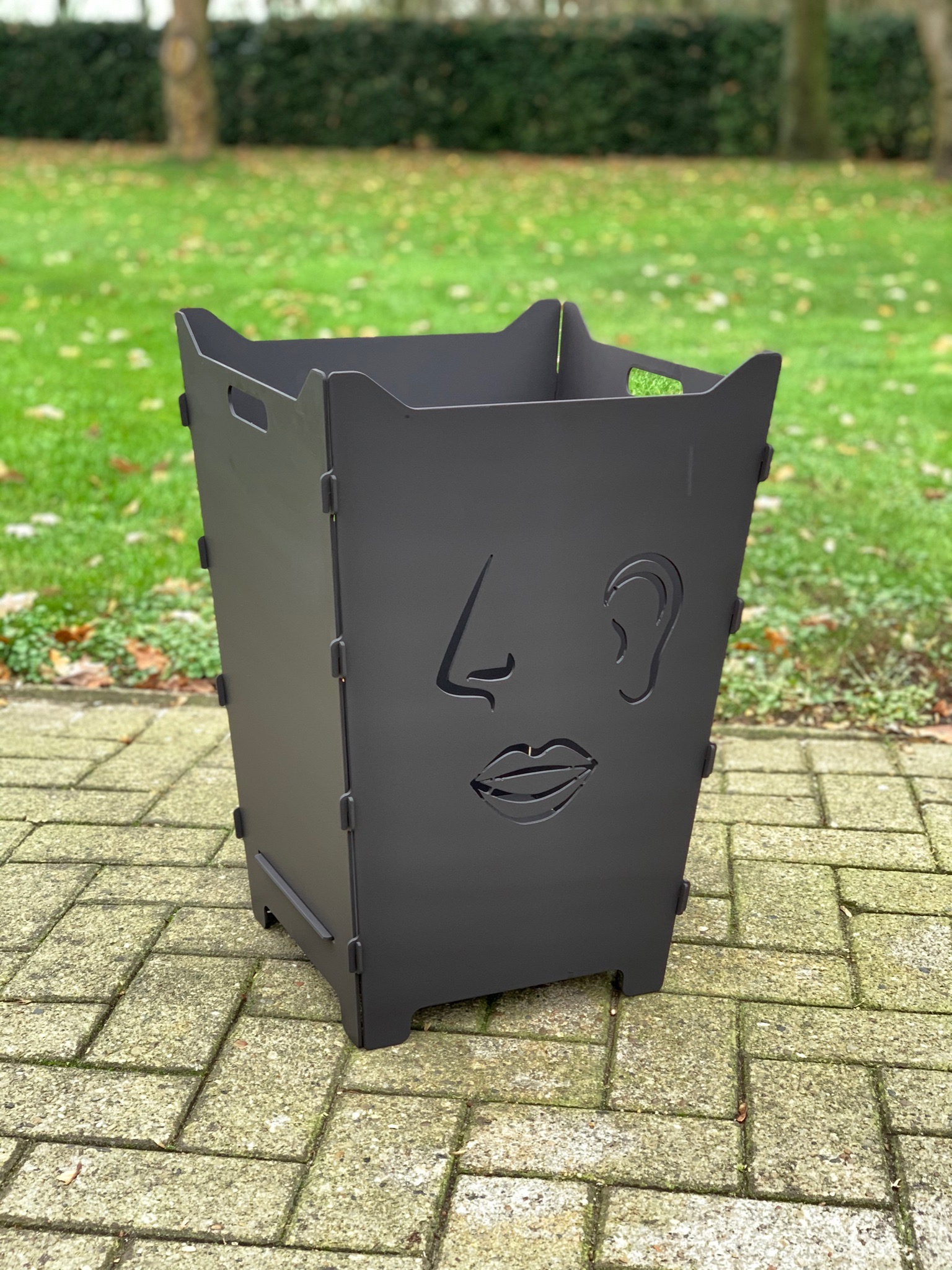 Feuerkorb Feuertonne Ohren Nasen Mund Arzt