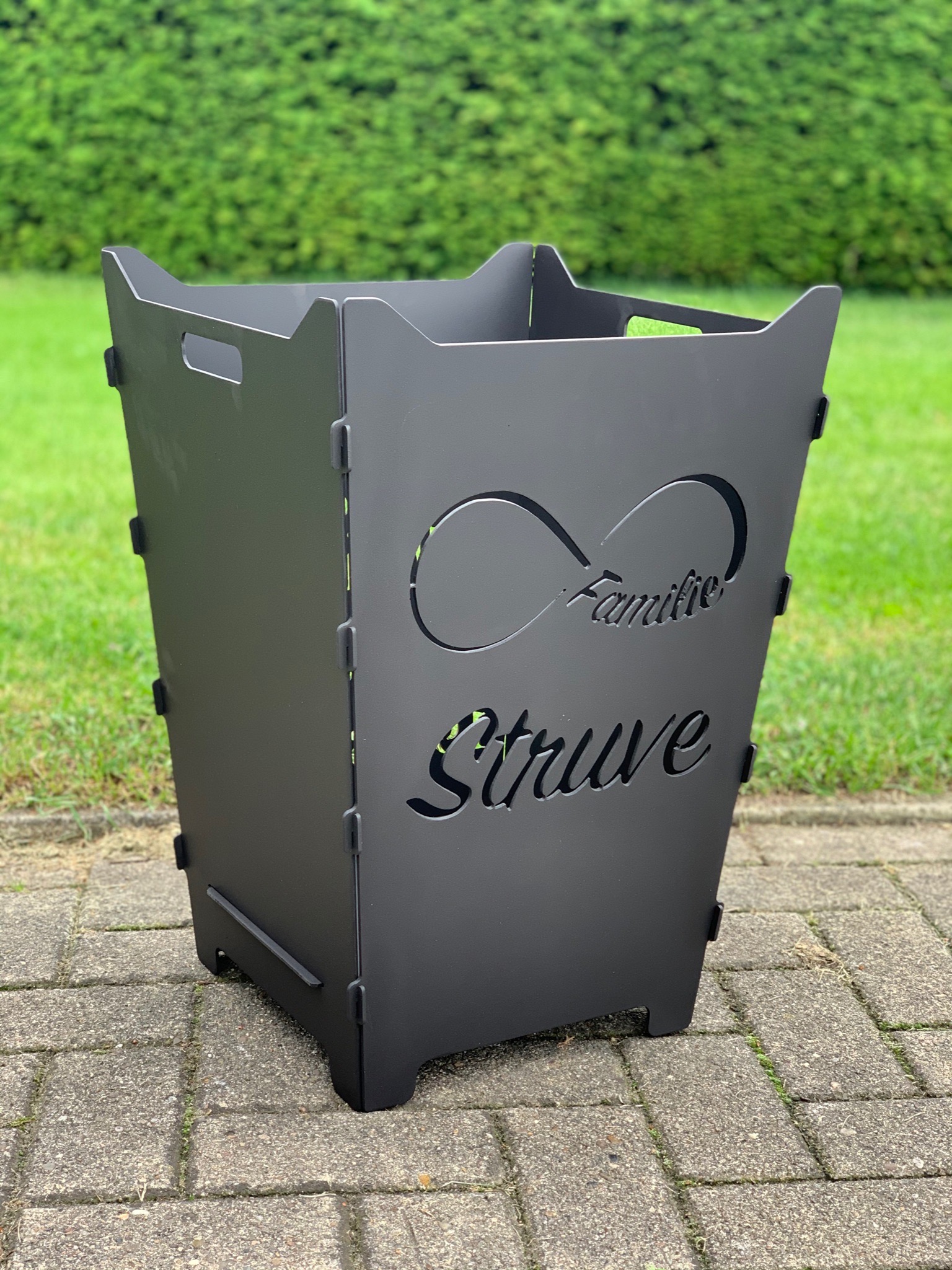 Feuerkorb Feuertonne Schreibschrift Unendlichkeitszeichen Familie Struve