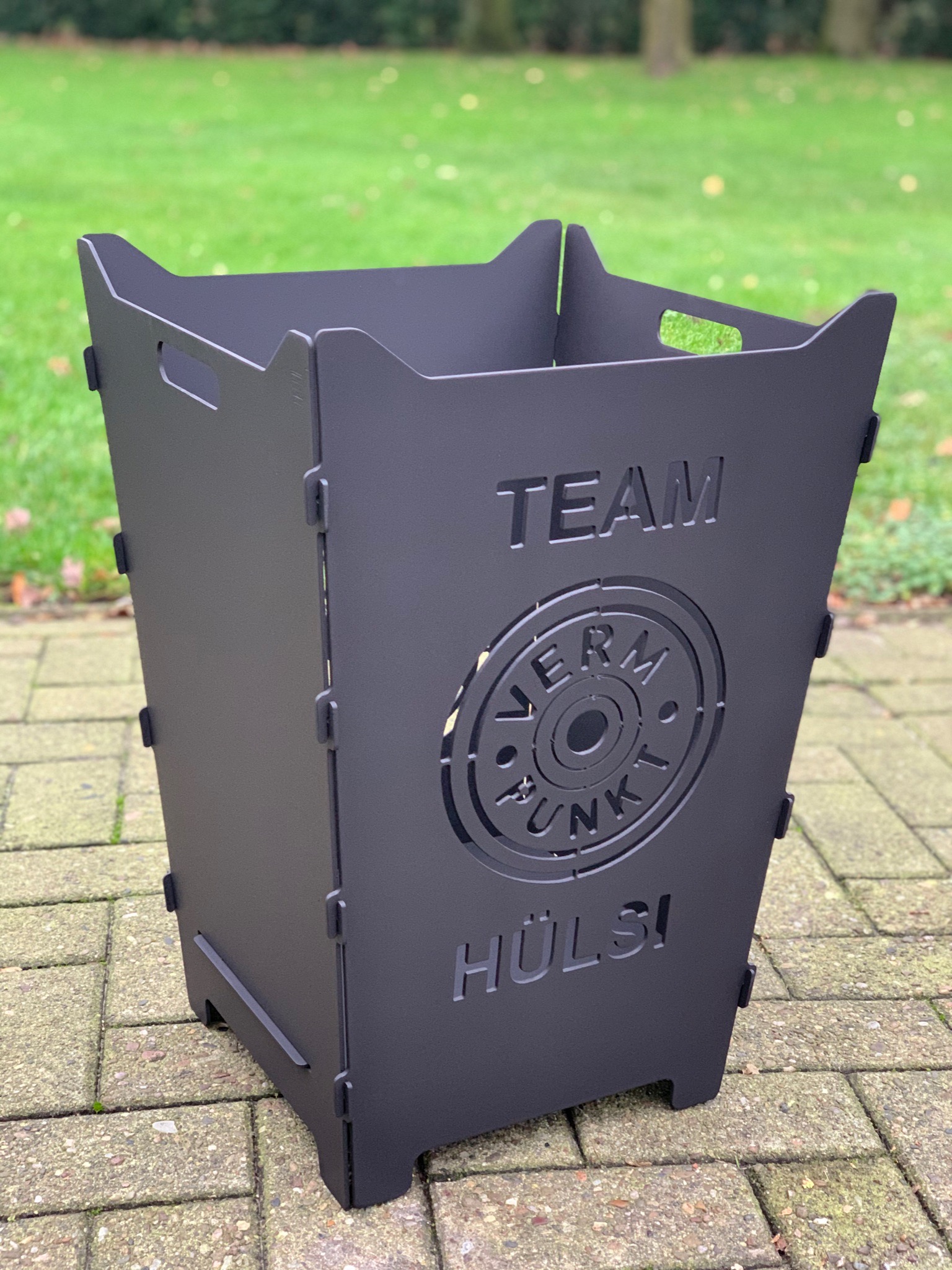 Feuerkorb Feuertonne Vermessungspunkt