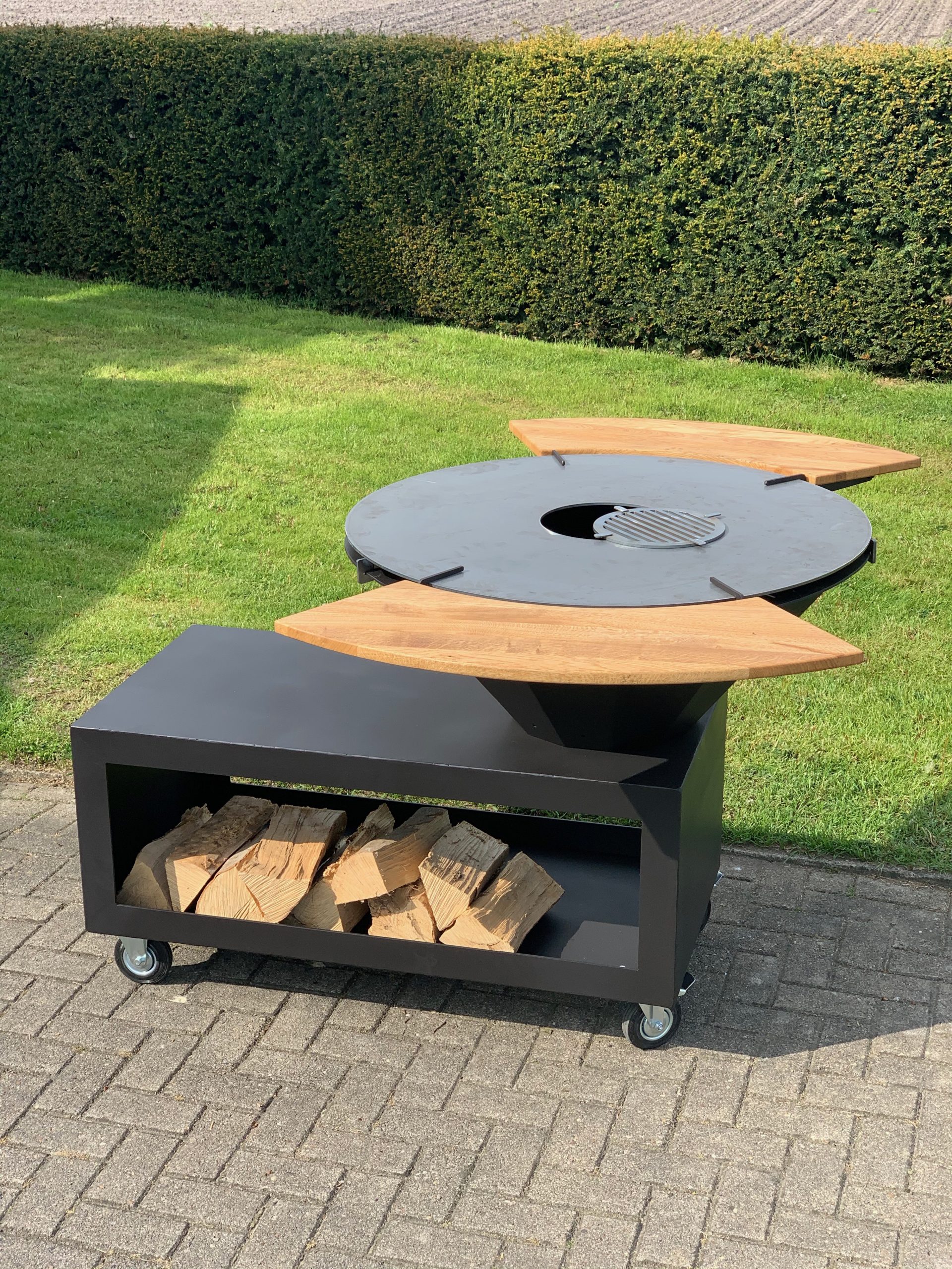 Feuertisch Feuerstelle Grillplatte Plancha1