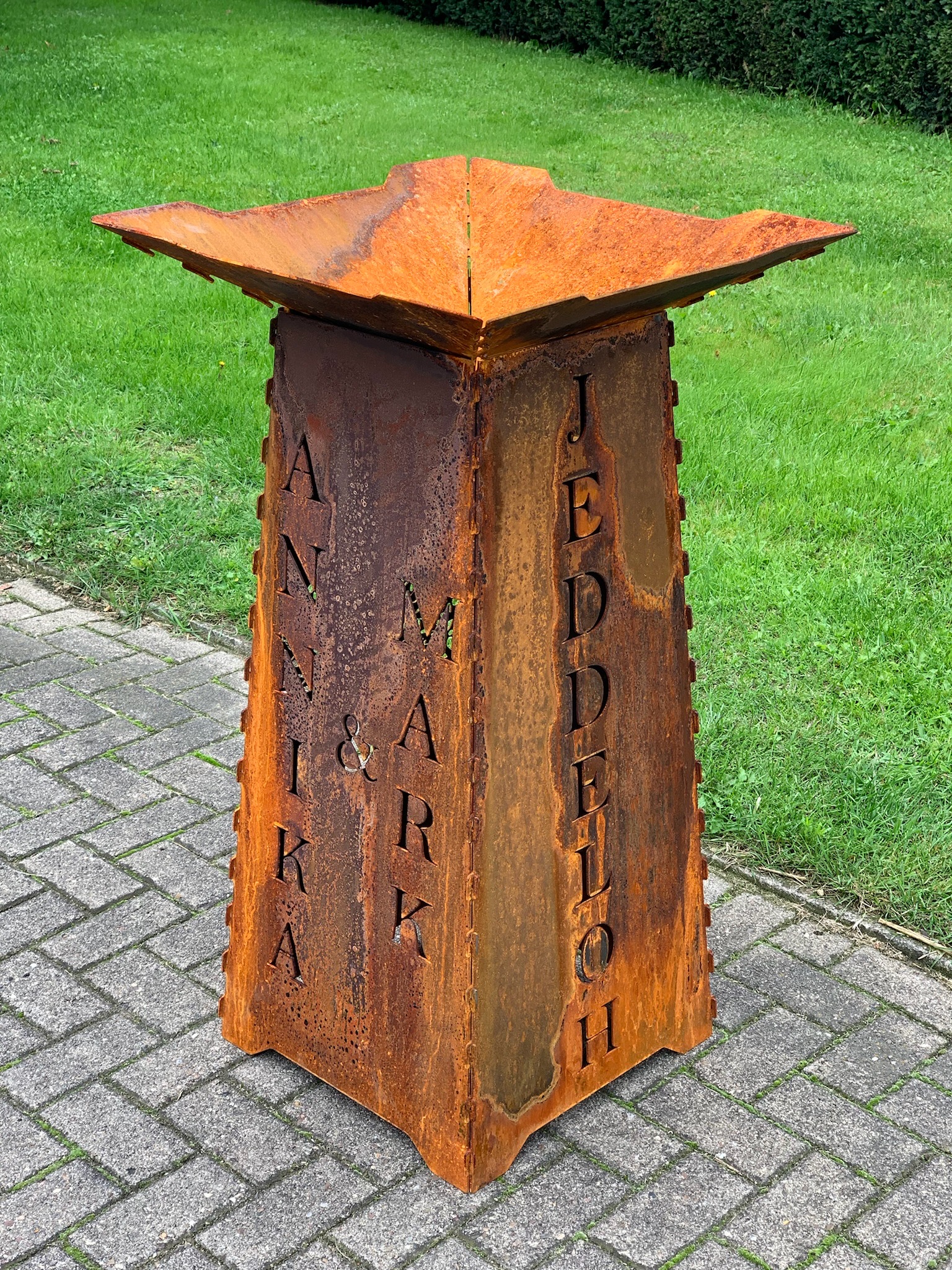 Pflanzsaule Pflanzschale Jeddeloh rostig