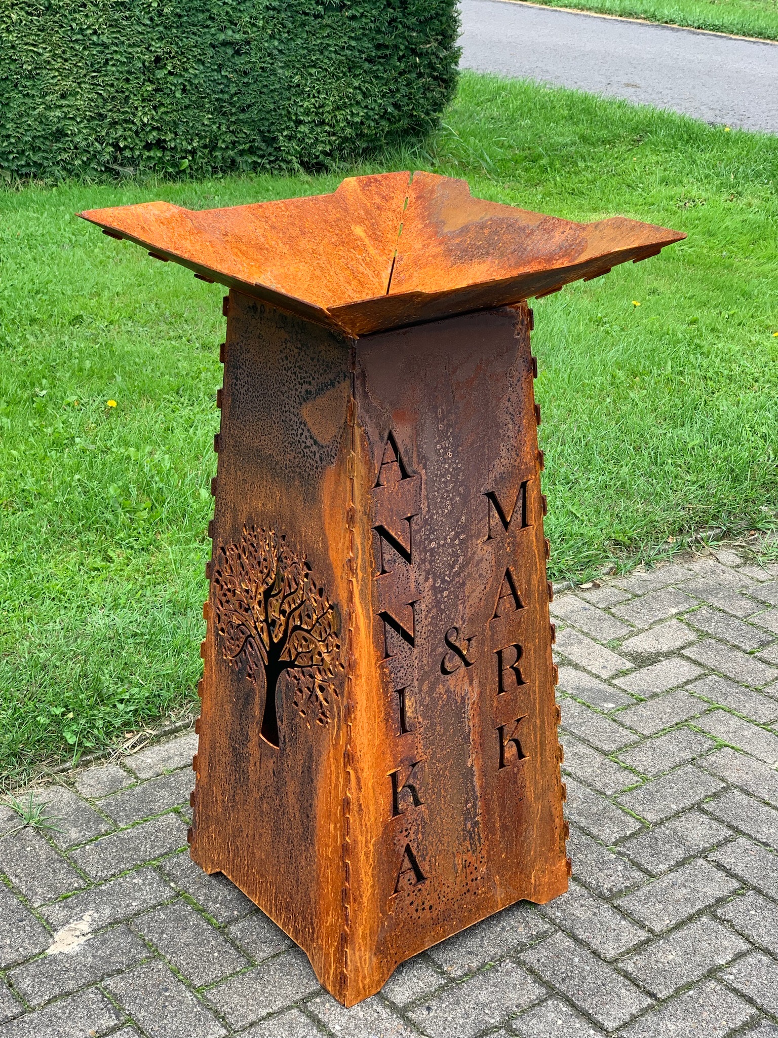 Pflanzsaule Pflanzschale Jeddeloh1 rostig