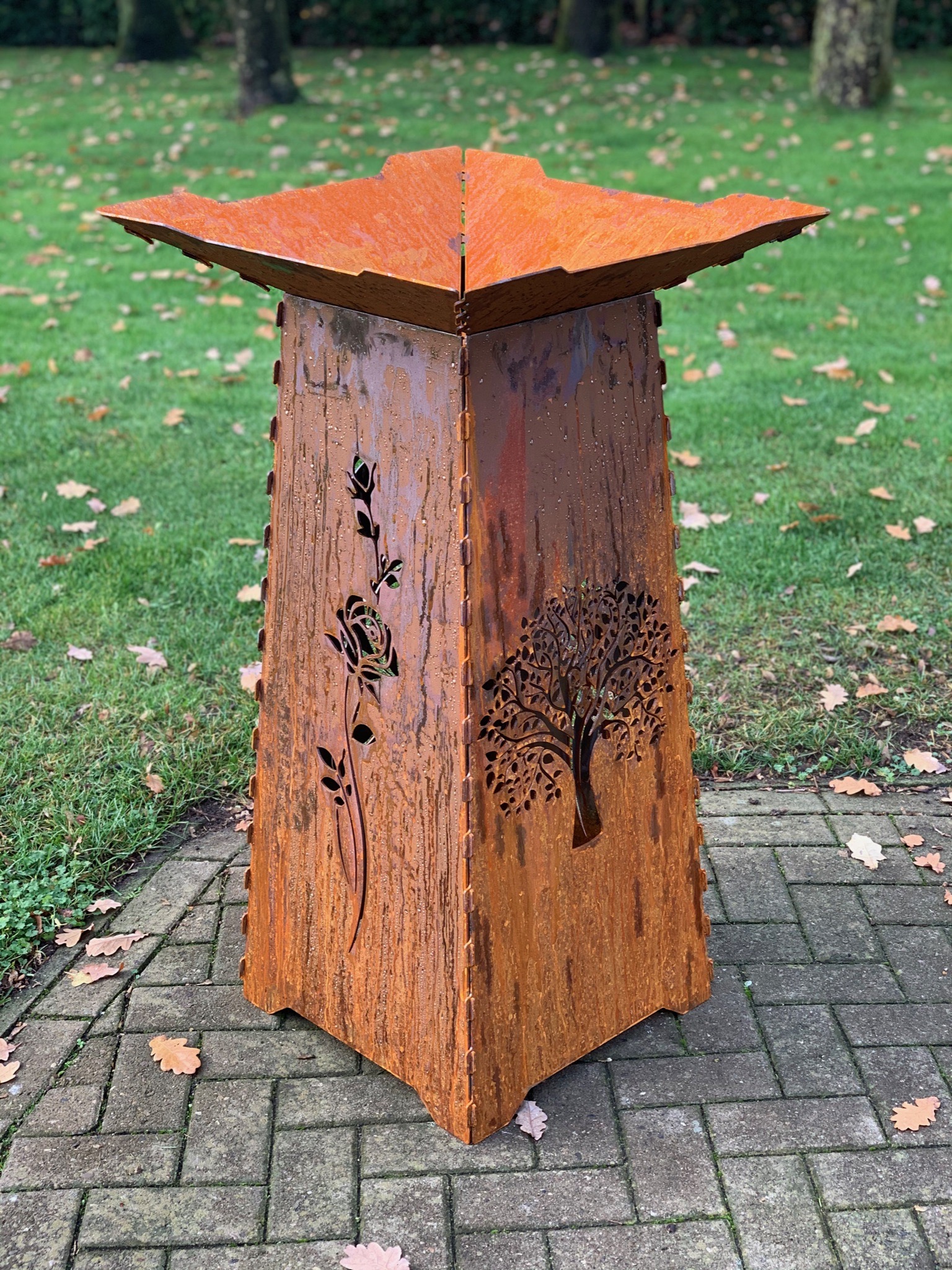 Pflanzsaule Pflanzschale Rosen Lebensbaum Stammbaum Familie rostig