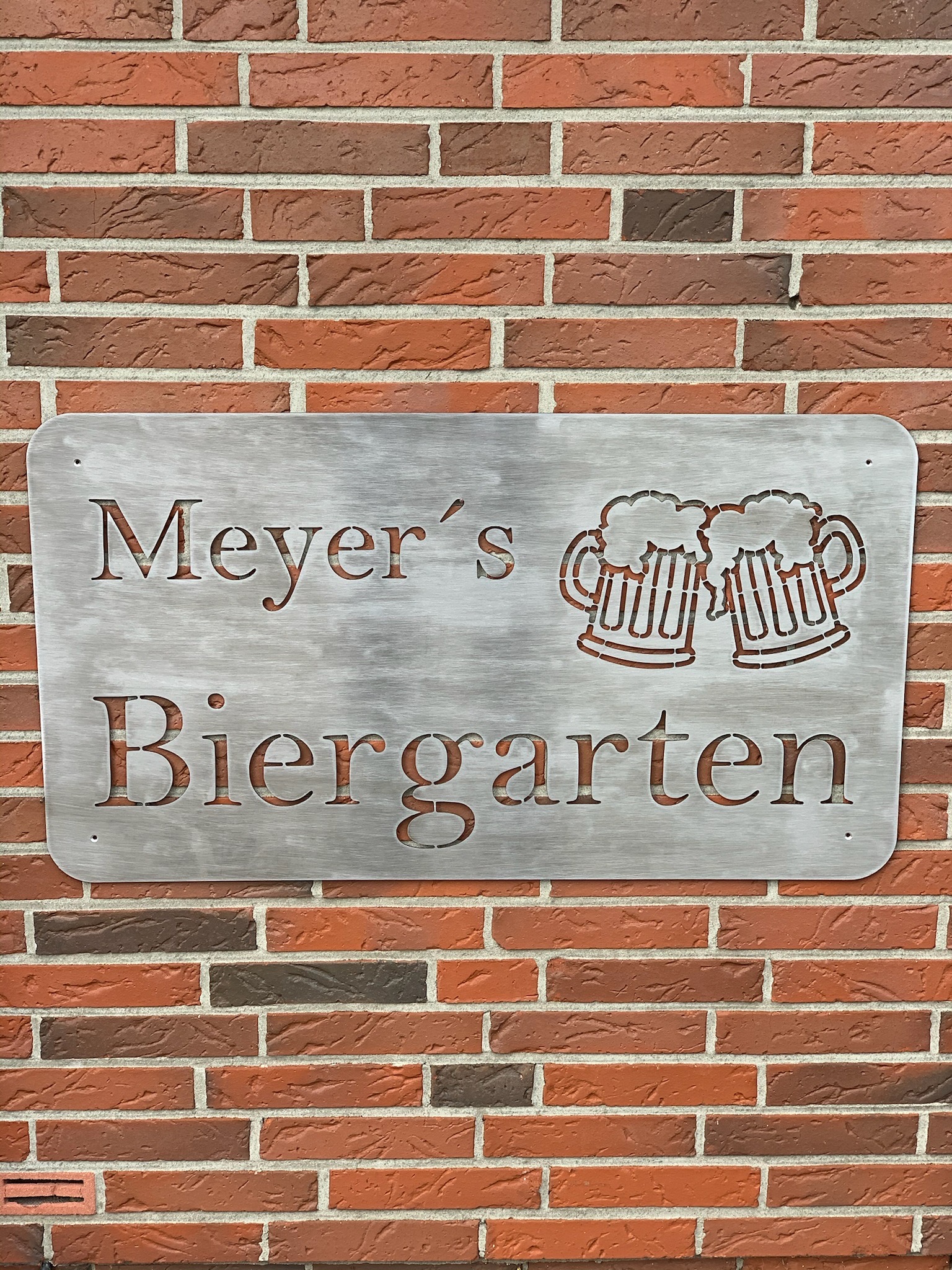 Schild Meyers Biergarten
