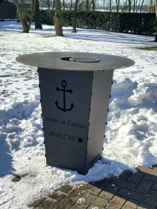 Feuerkorb-Feuertonne-Anker-Namen-Familie-Grillplatte-Plancha