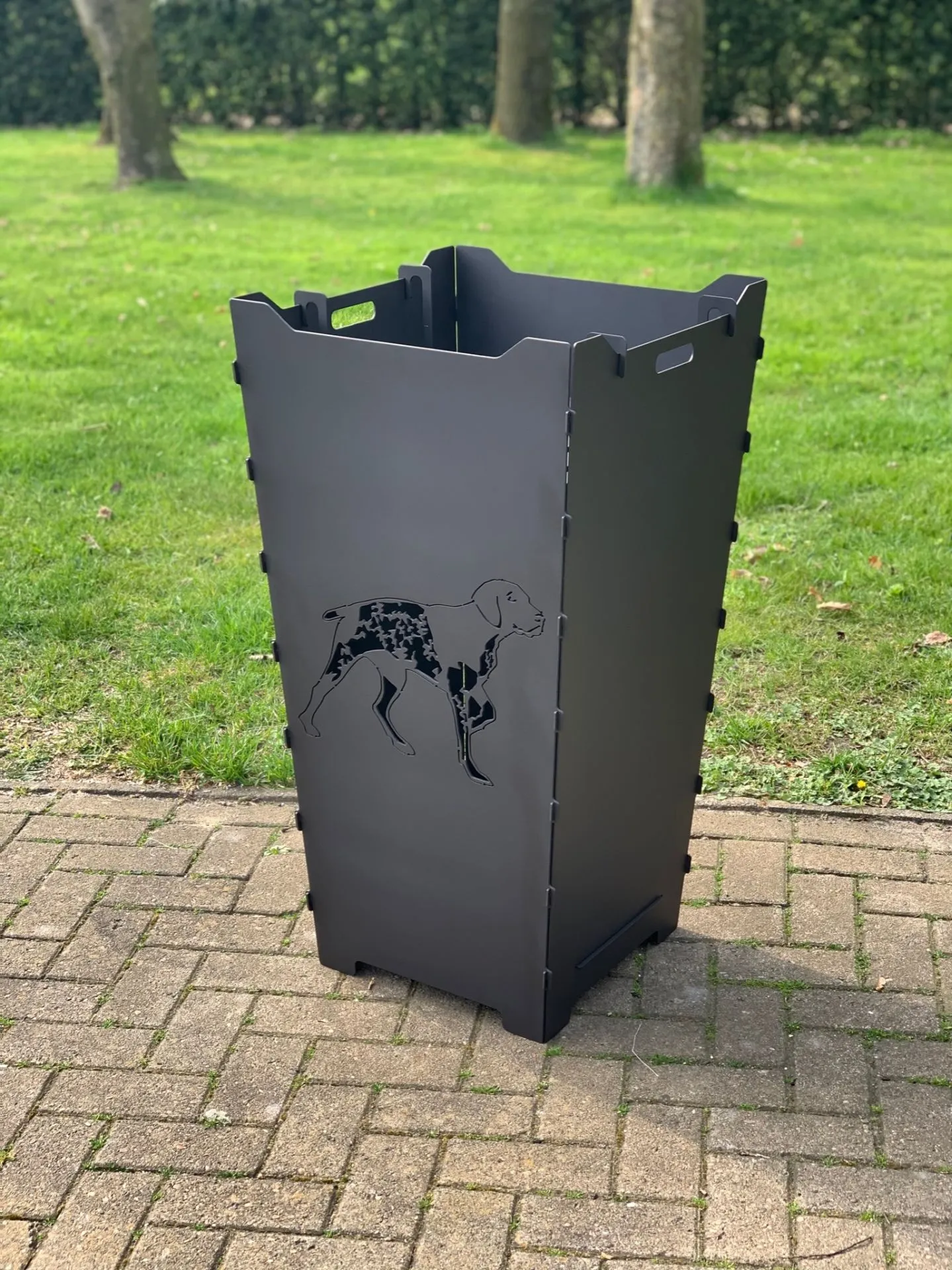 Feuerkorb-Feuertonne-Deutsch-Kurzhaar-Haustier-Hund