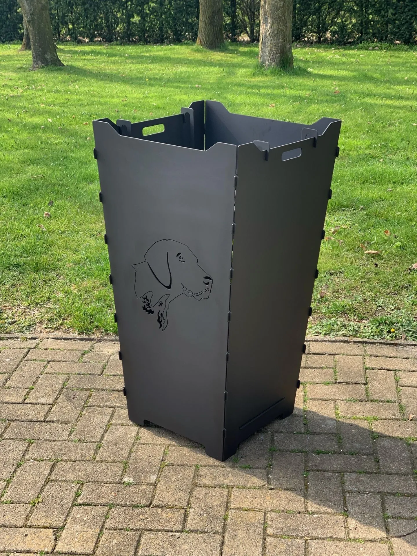 Feuerkorb-Feuertonne-Deutsch-Kurzhaar-Haustier-Hund1