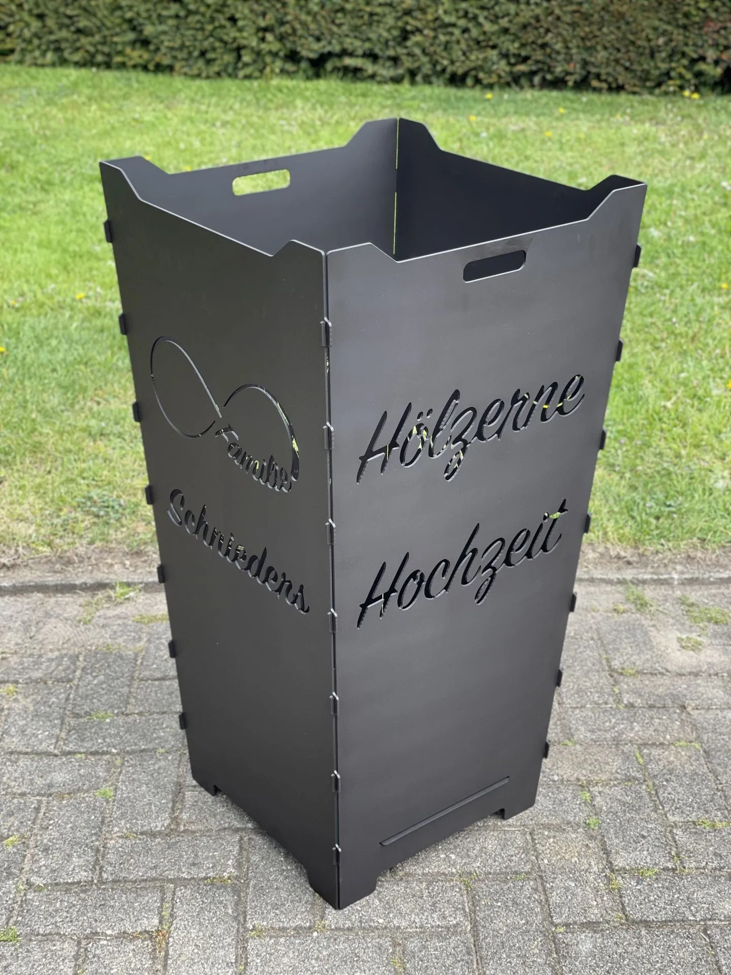 Feuerkorb-Feuertonne-Familie-Hochzeit-hölzerne