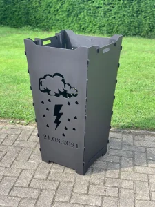 Feuerkorb-Feuertonne-Gewitter-Gewitterwolke-Regen