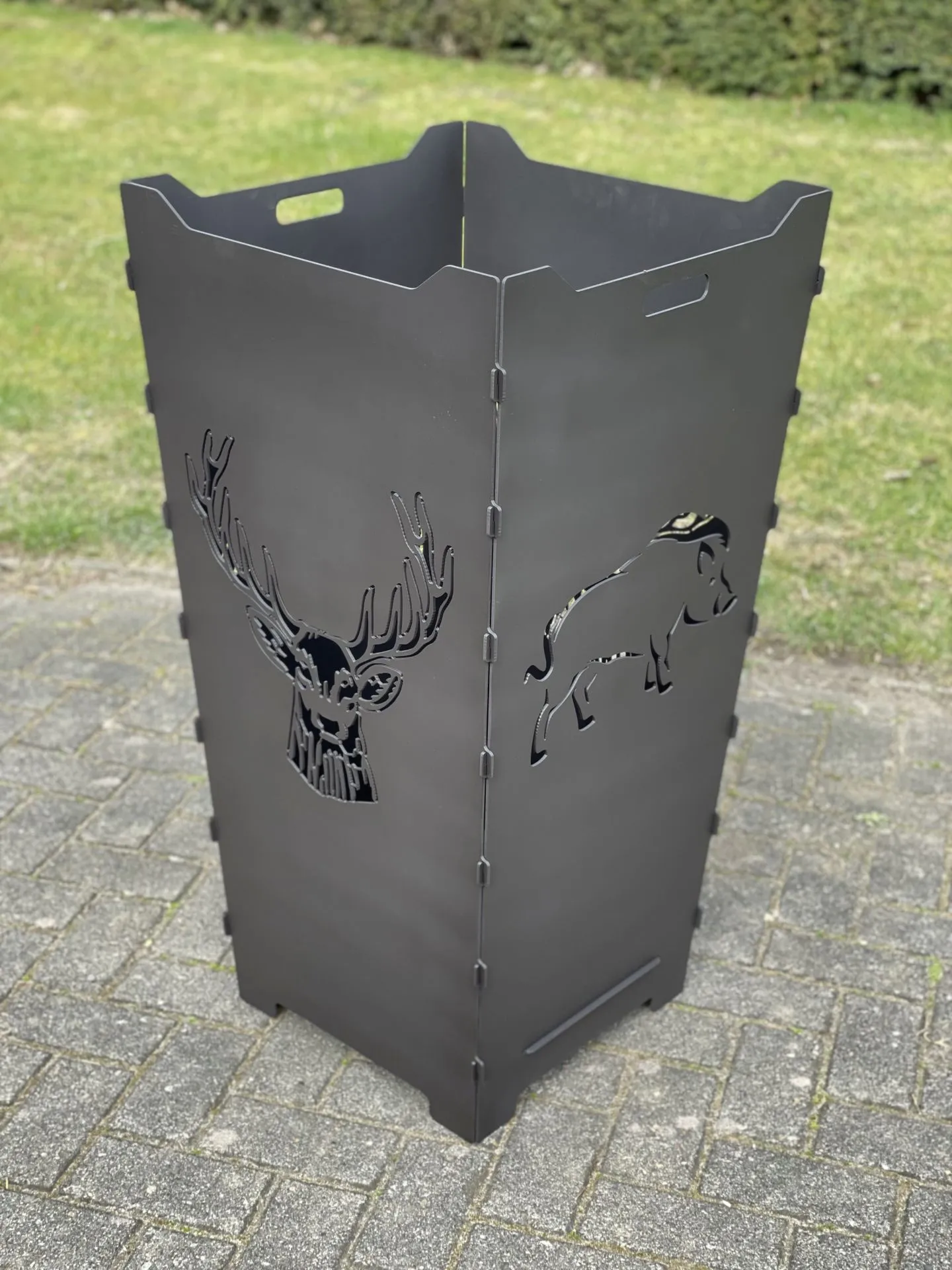 Feuerkorb-Feuertonne-Hirschkopf-Wildschwein