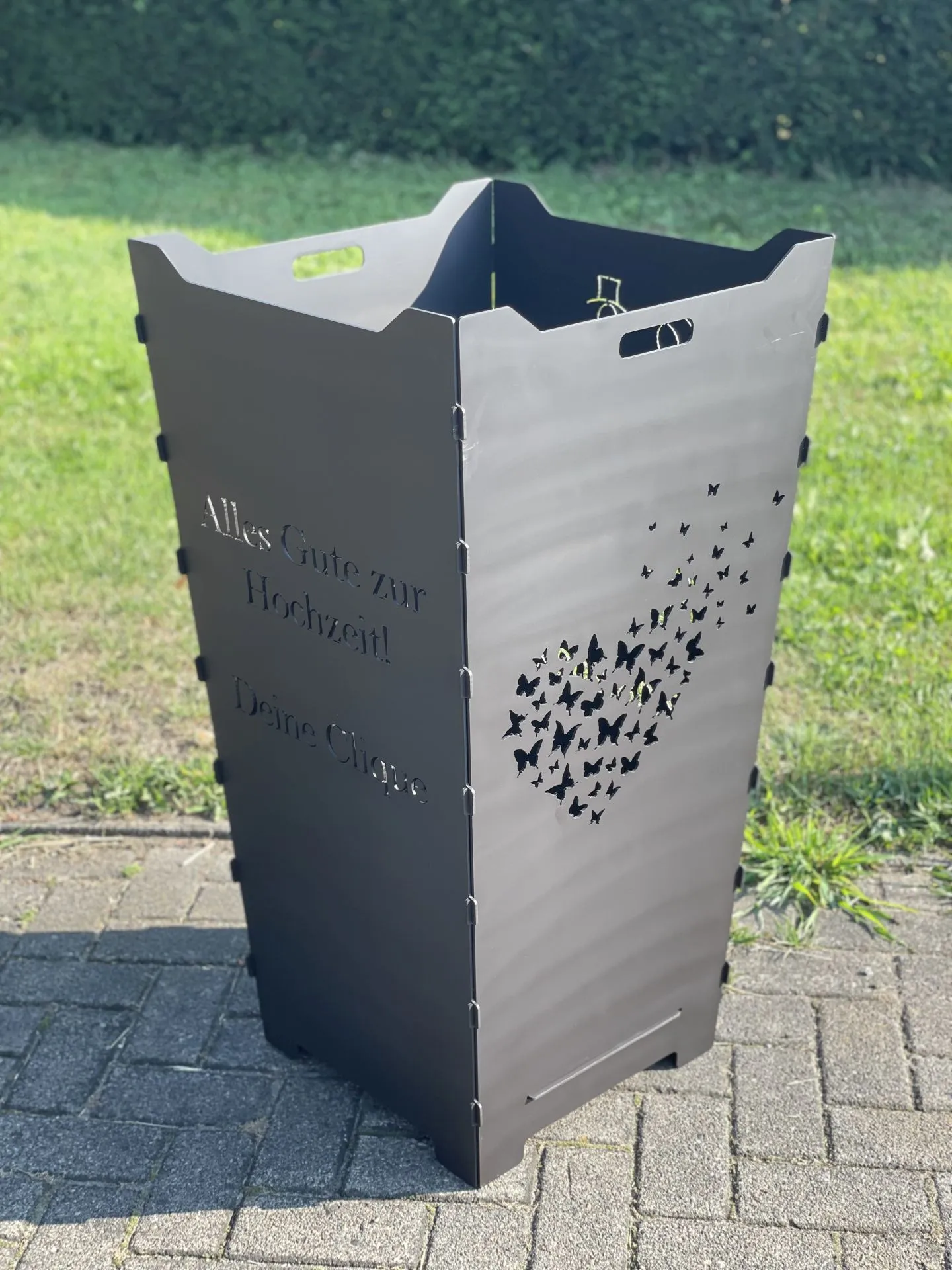 Feuerkorb-Feuertonne-Hochzeit-Glueckwünsche-Datum-Herz-Schmetterlinge