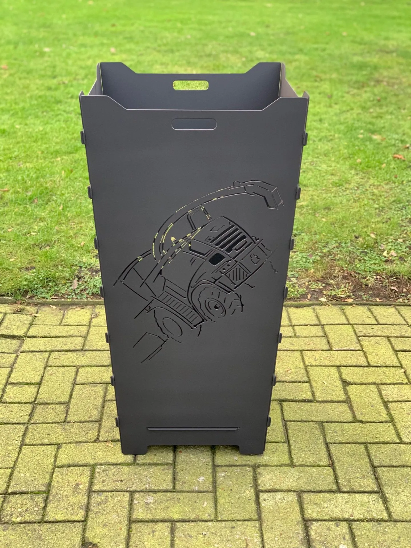 Feuerkorb-Feuertonne-Jaguar-Maisheacksler2