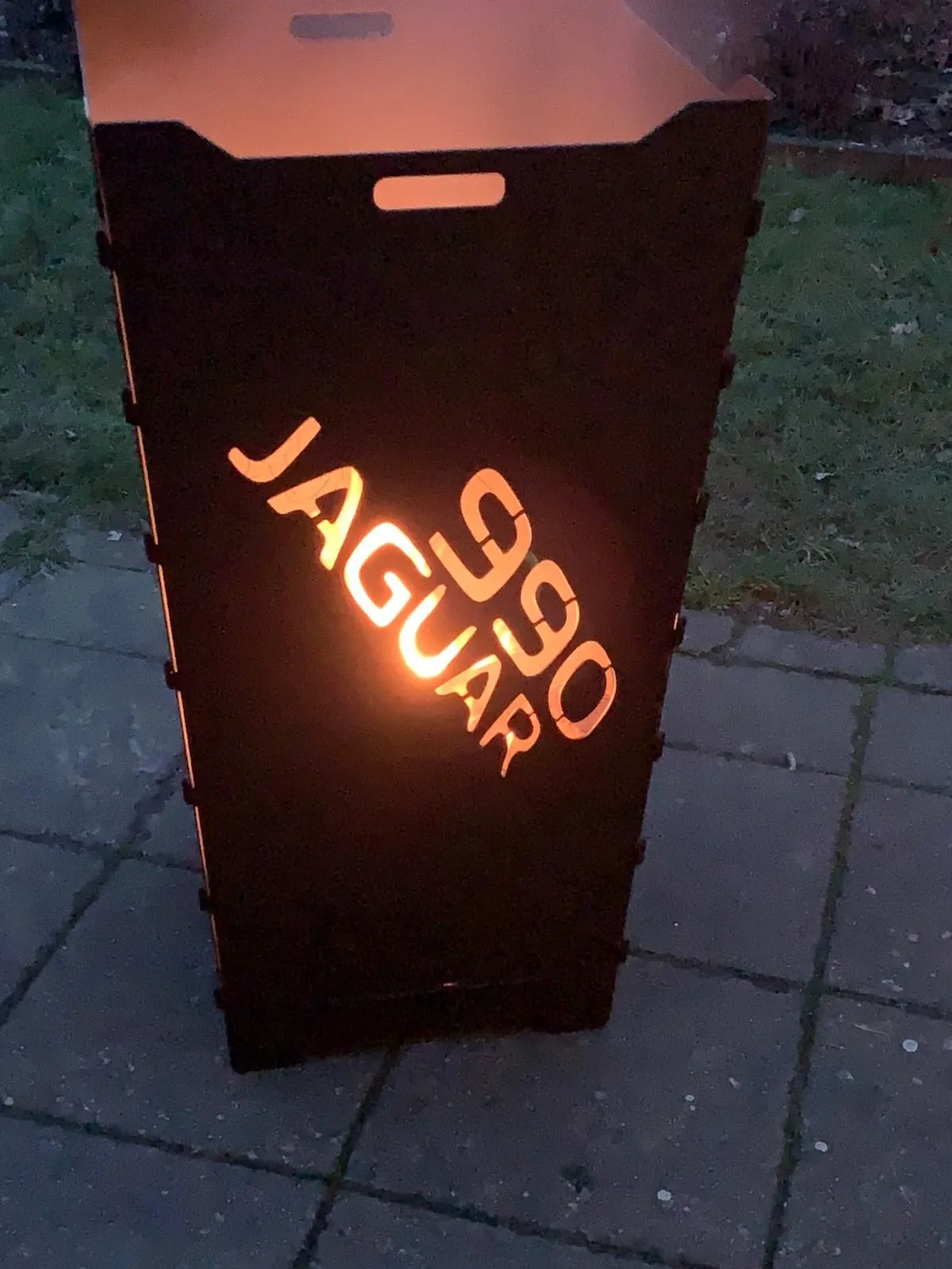 Feuerkorb-Feuertonne-Jaguar-Maisheacksler3