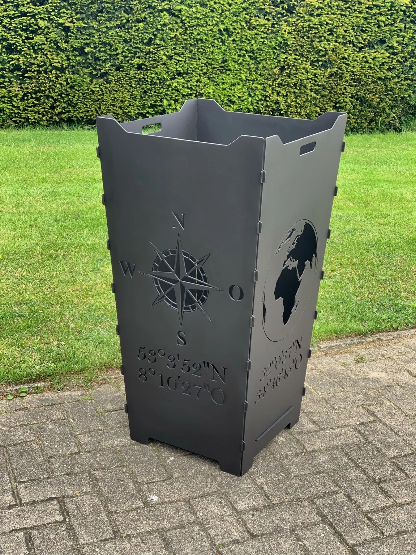 Feuerkorb-Feuertonne-Kompass-Windrose-Erde-Weltkugel-Koordinaten1