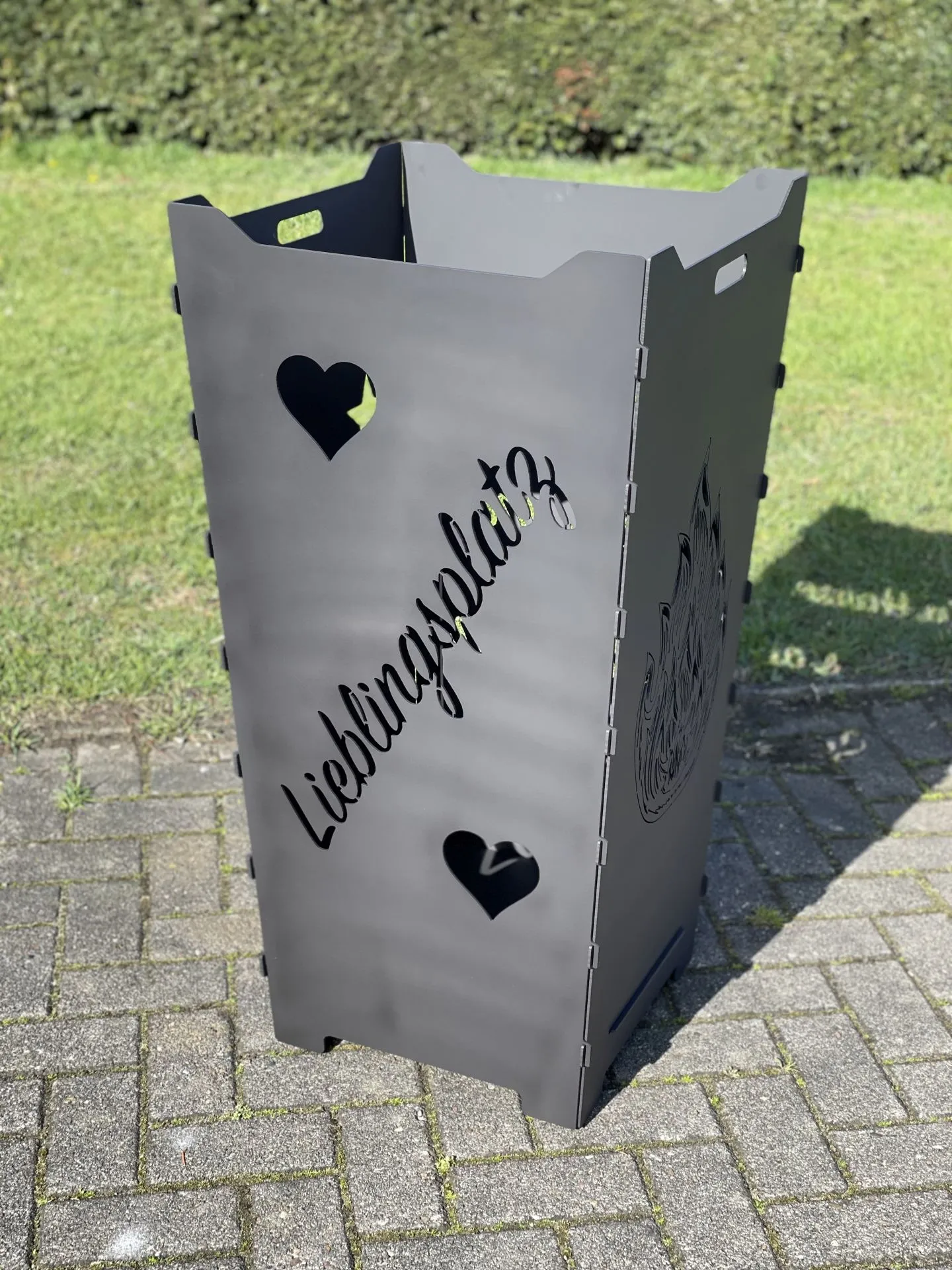 Feuerkorb-Feuertonne-Lieblingsplatz-Herzen