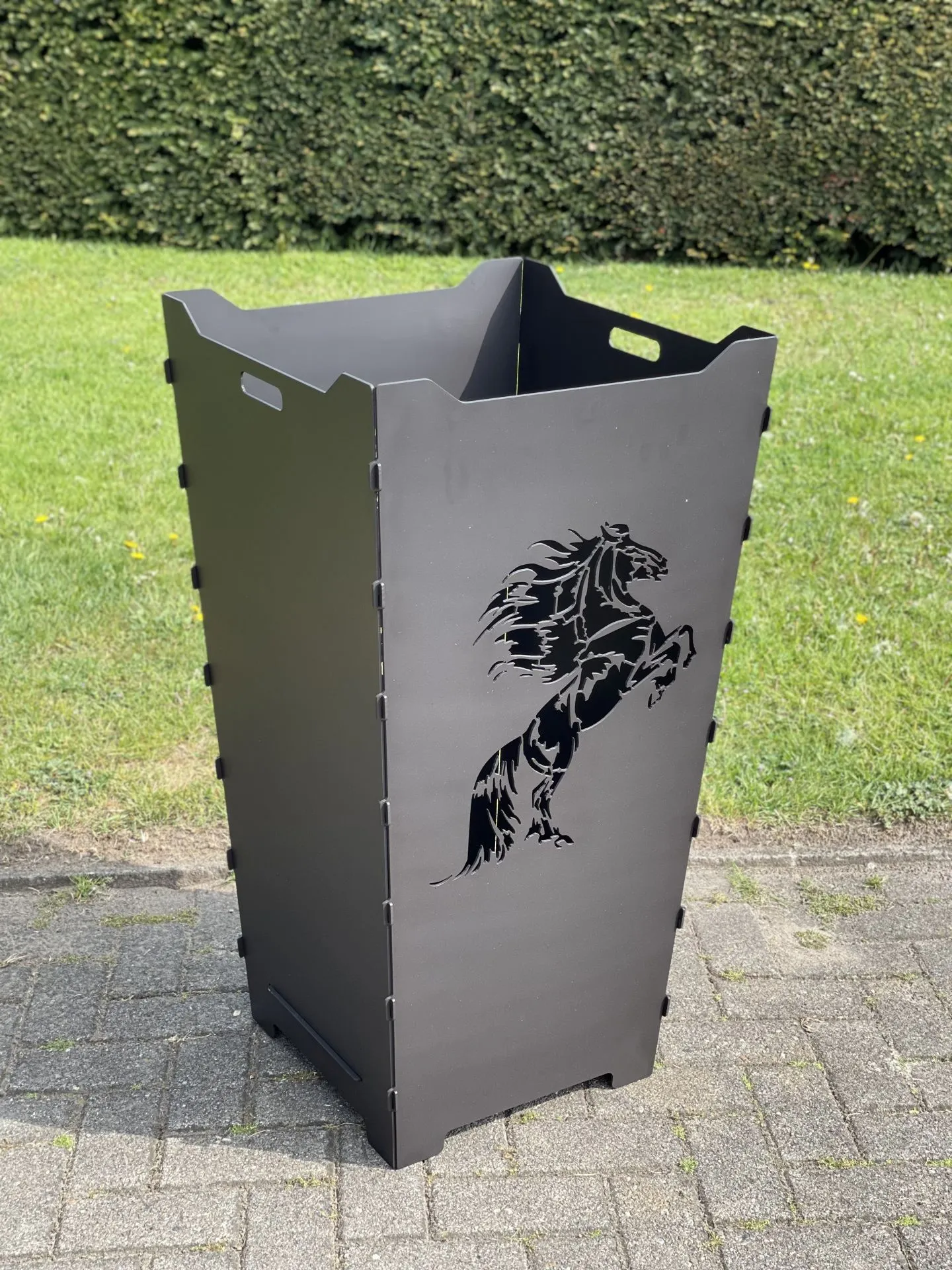 Feuerkorb-Feuertonne-Pferd-reiten-Kaltblut