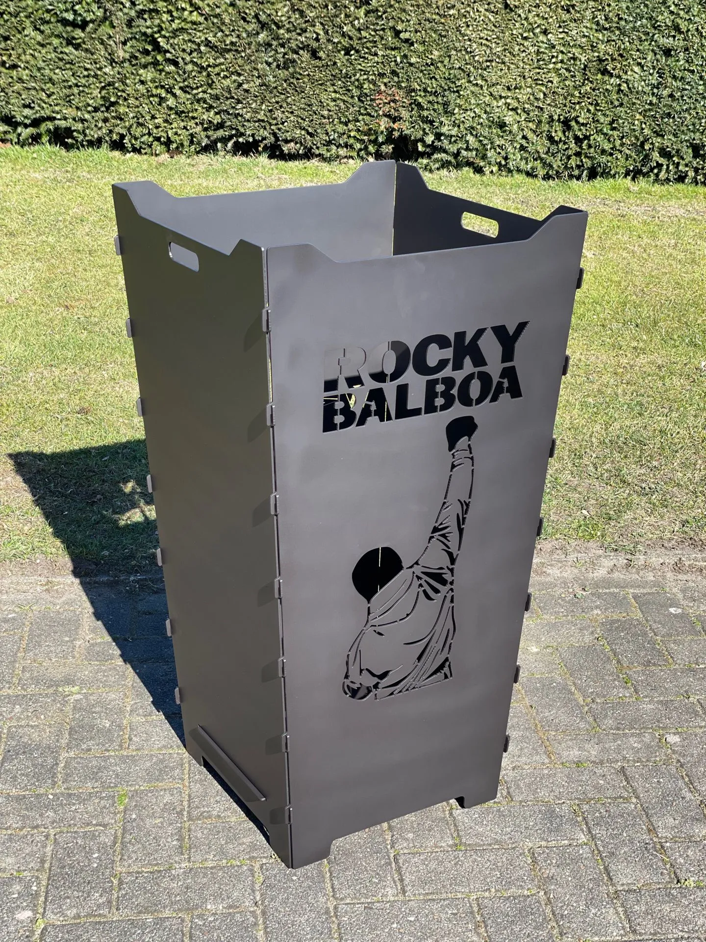Feuerkorb-Feuertonne-Rocky-Balboa-Boxen