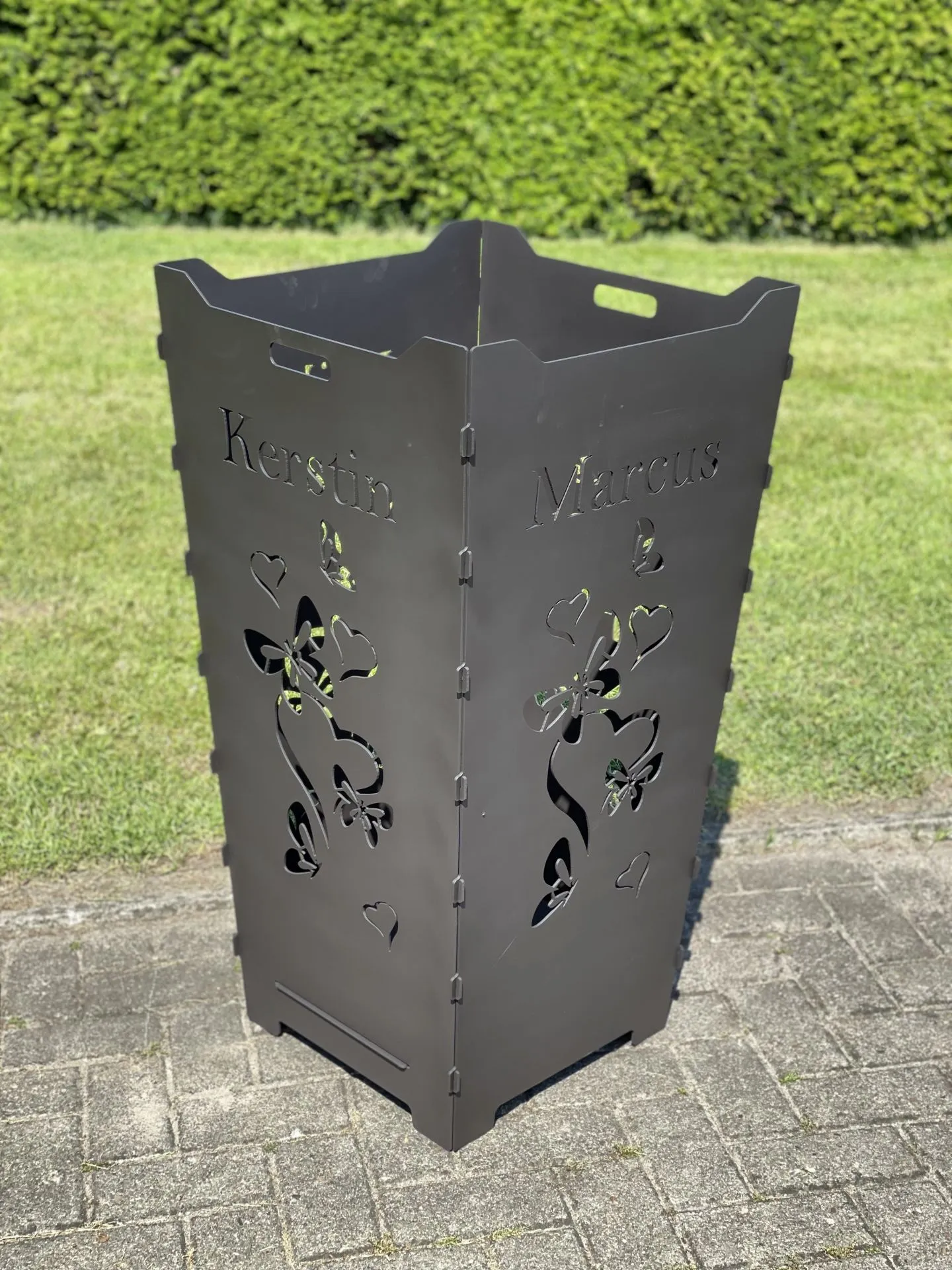 Feuerkorb-Feuertonne-Schmetterlinge-Herz-Namen