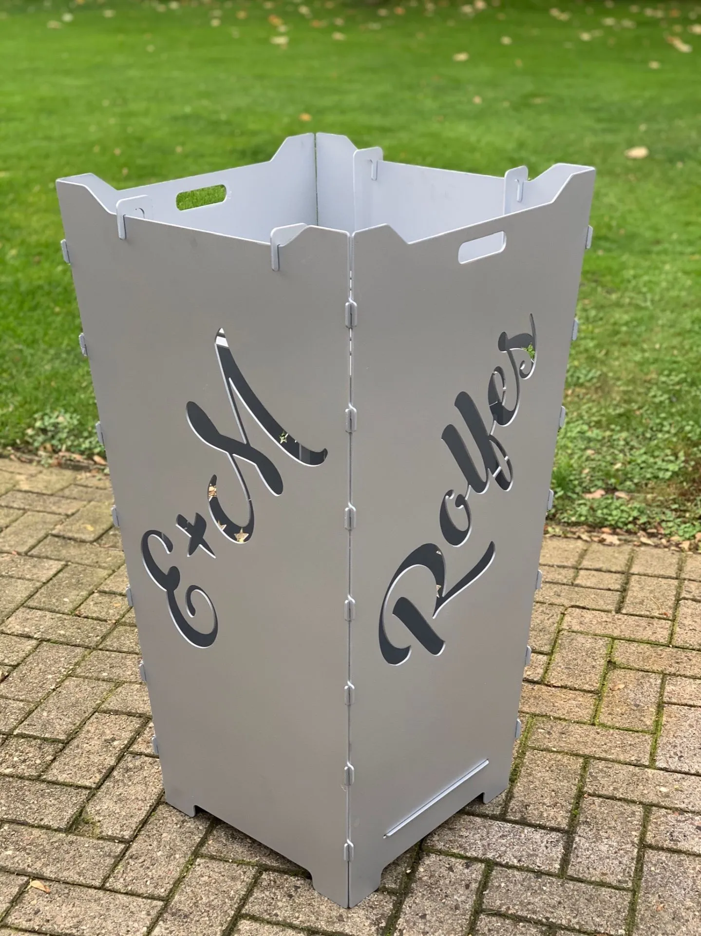 Feuerkorb-Feuertonne-Schreibschrift-Rolfes-Familie-silber