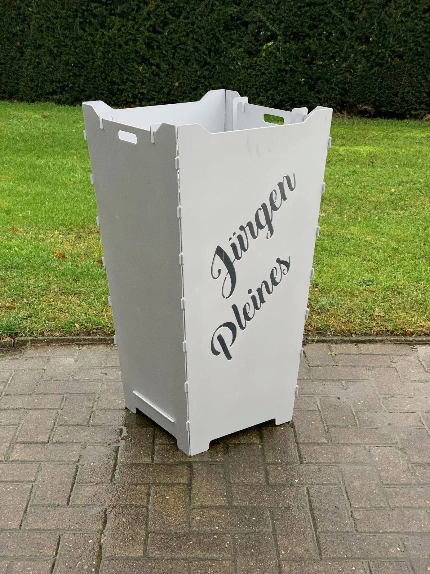 Feuerkorb-Feuertonne-Schreibschrift-Schoenschrift-silber