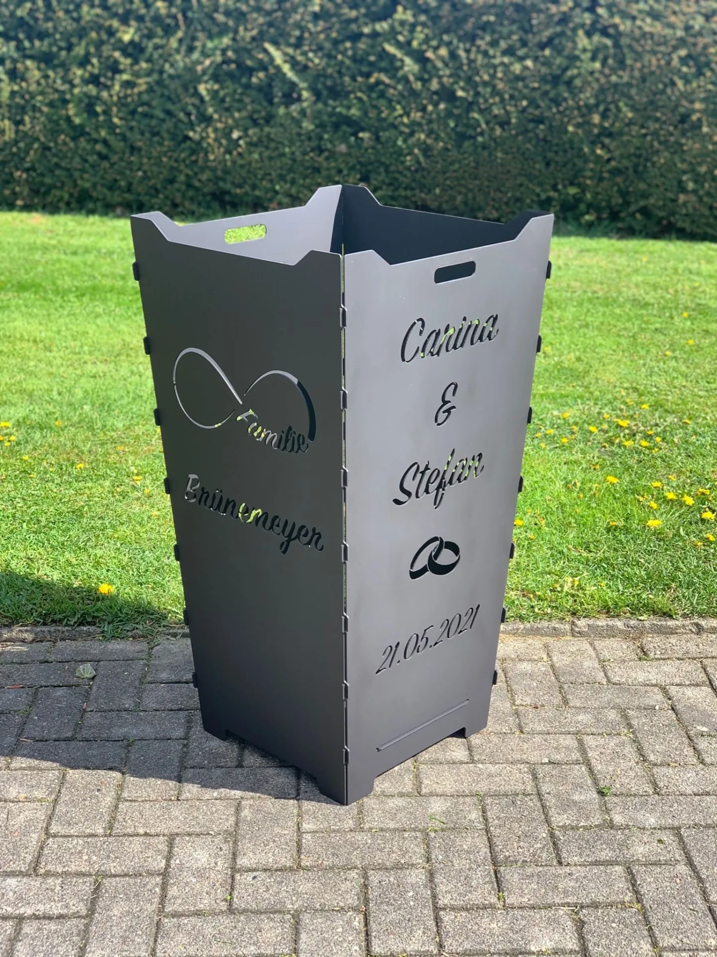 Feuerkorb-Feuertonne-Schreibschrift-Unendlichkeitszeichen-Familie-Hochzeit-Ringe-Trauung