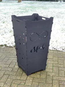 Feuerkorb-Feuertonne-Schreibschrift-Unendlichkeitszeichen-Familie-Sternbild