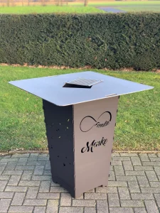 Feuerkorb-Feuertonne-Schreibschrift-Unendlichkeitszeichen-Familie-Sternbild-Plancha