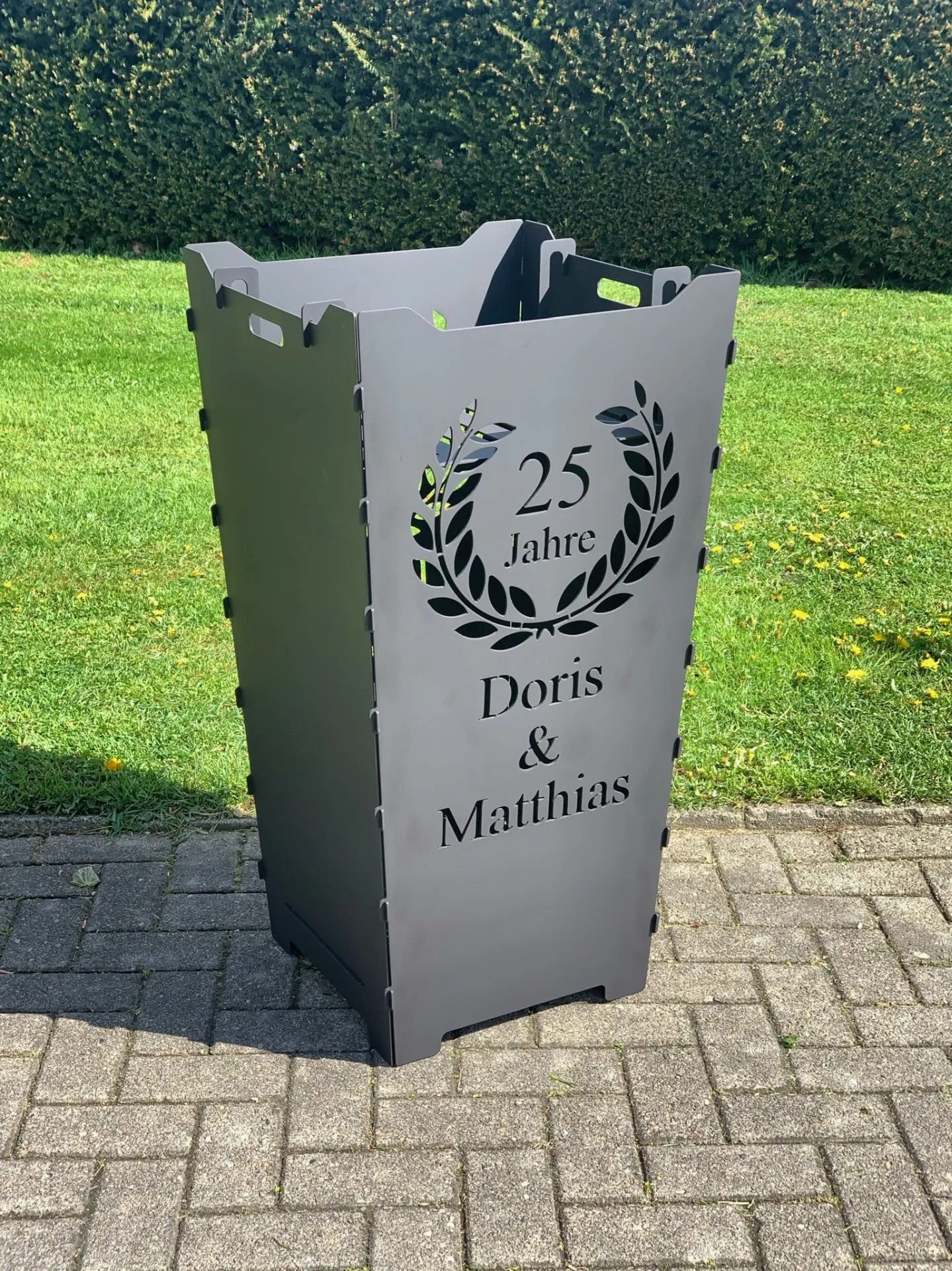 Feuerkorb-Feuertonne-Silberhochzeit-Lorbeerenkranz-Jubileaum