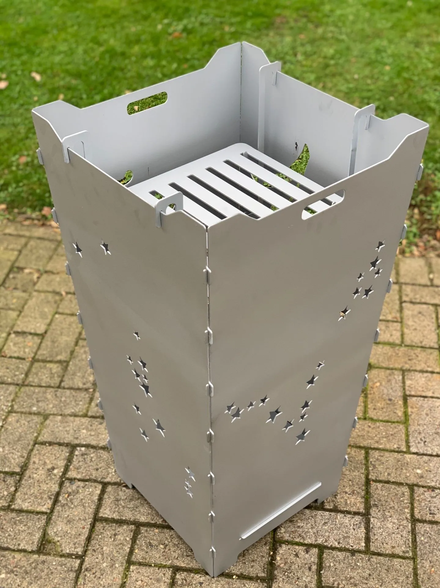 Feuerkorb-Feuertonne-Sternbilder-silber-Einheangerost