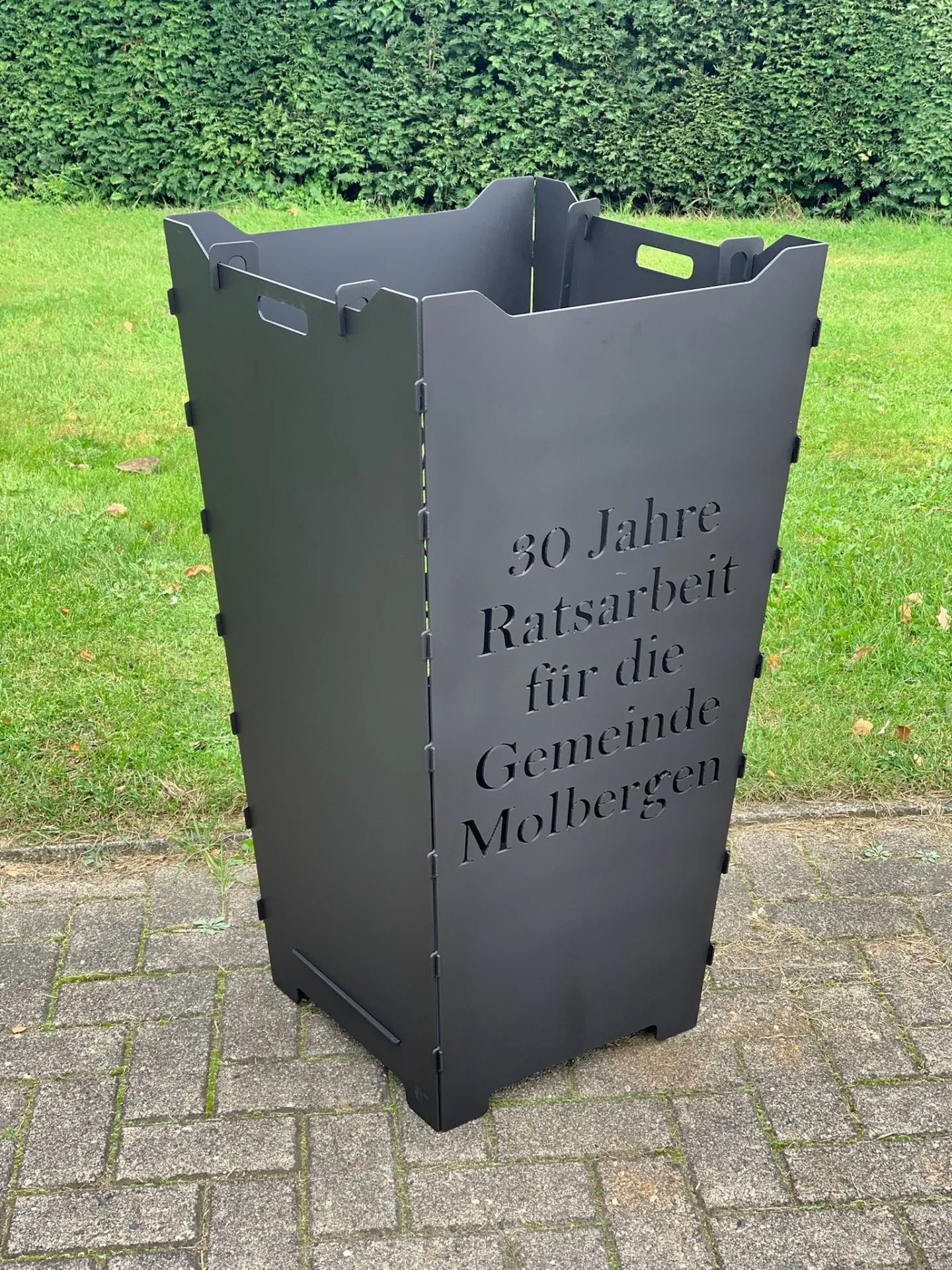 Feuerkorb-Feuertonne-Text-Jubileaum-Gemeinde-Molbergen-Geschenk