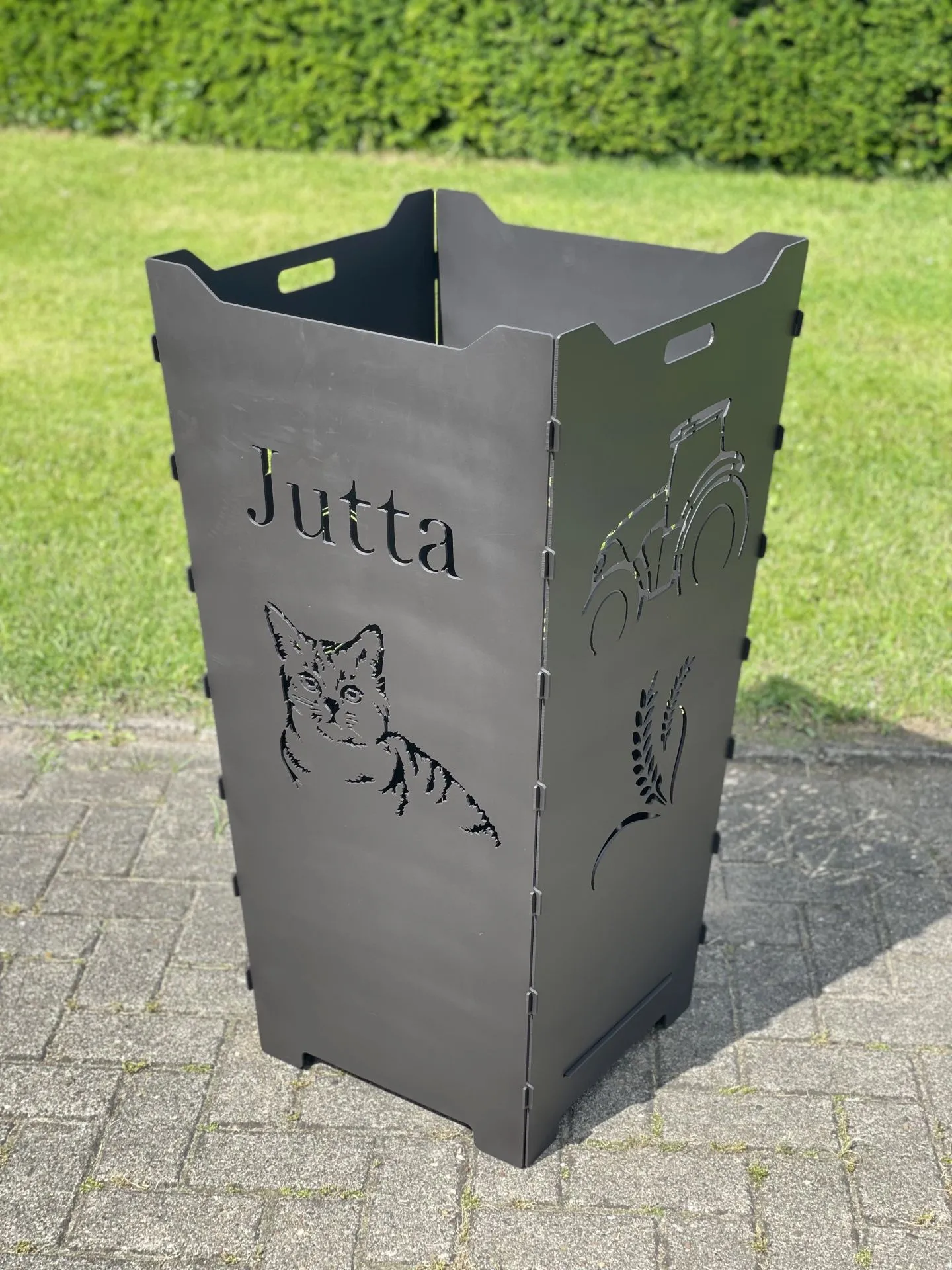 Feuerkorb-Feuertonne-Trecker-Aehre-Korn-Getreide-Trecker-Katze