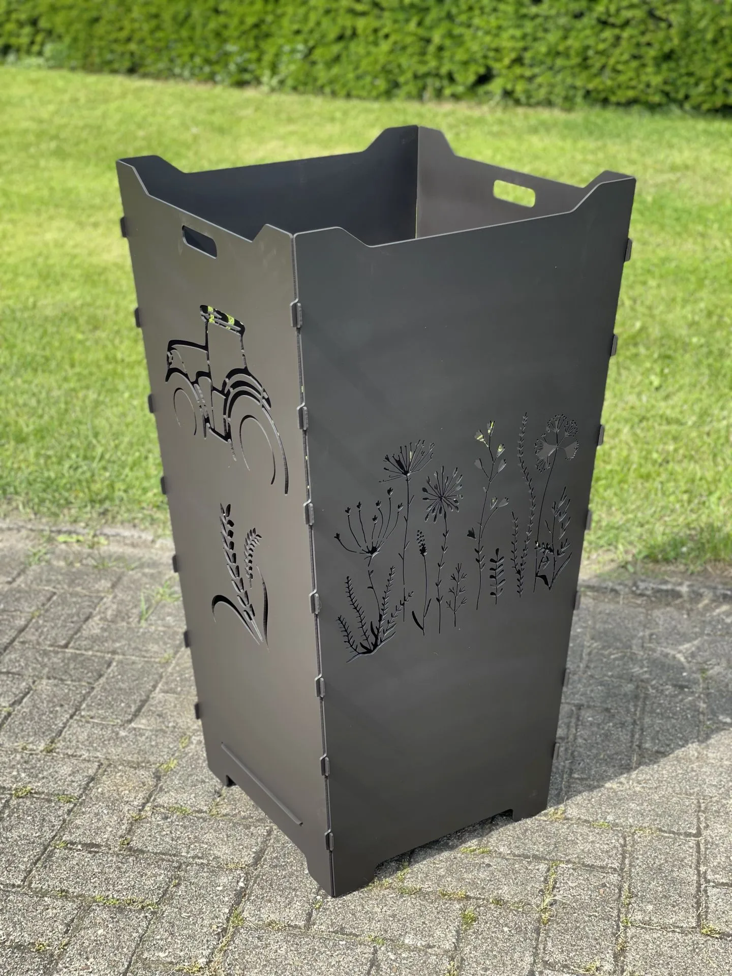 Feuerkorb-Feuertonne-Trecker-Aehre-Korn-Getreide-Trecker-Wildblumen