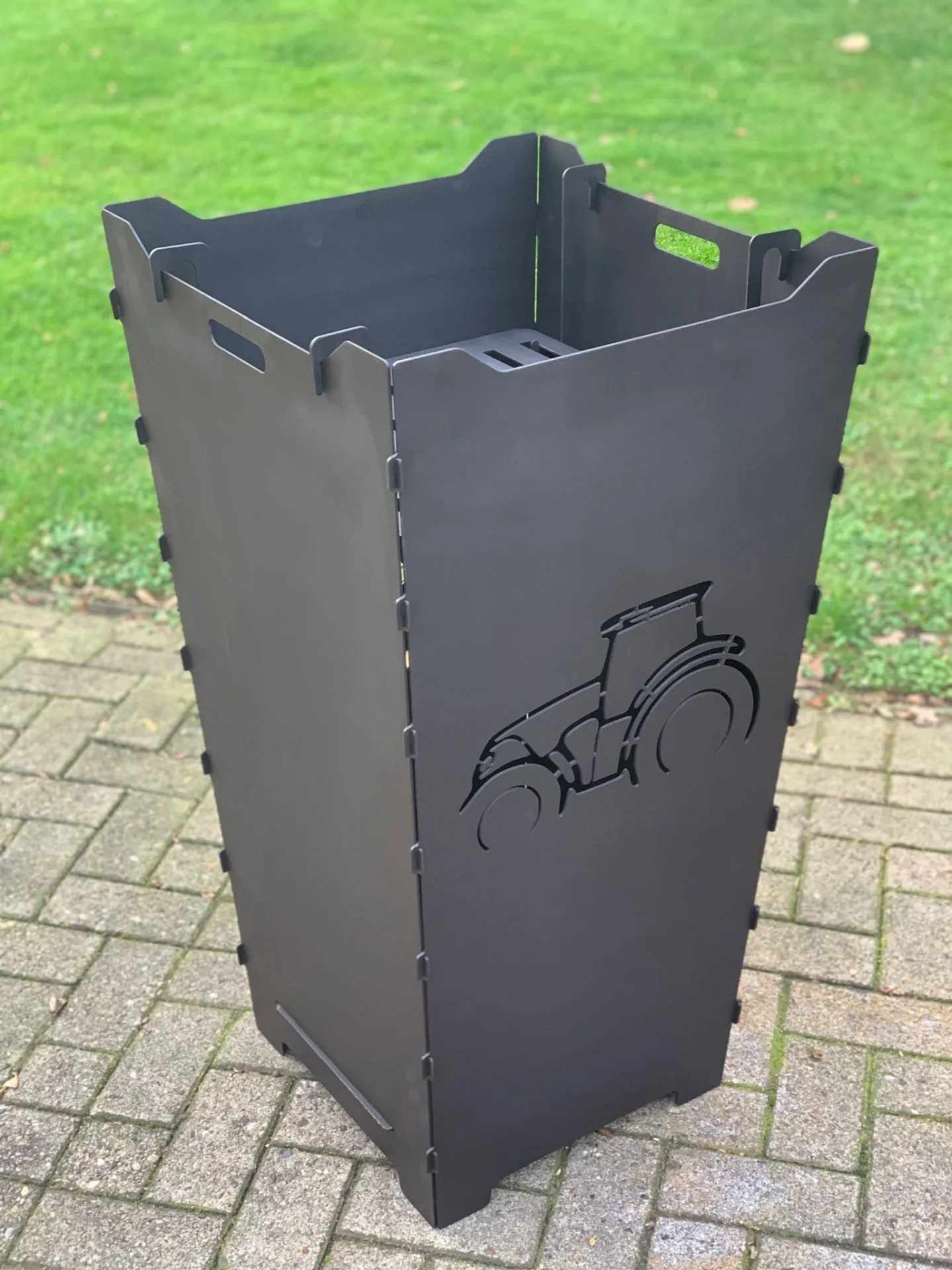 Feuerkorb-Feuertonne-Trecker