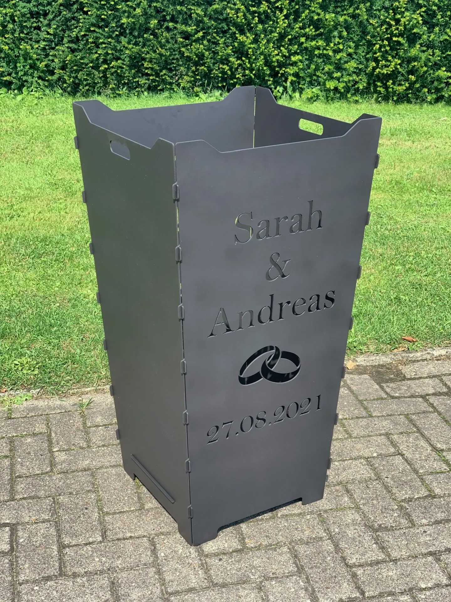 Feuerkorb-Feuertonne-Vornamen-Hochzeit-Ringe-Ehe-Datum