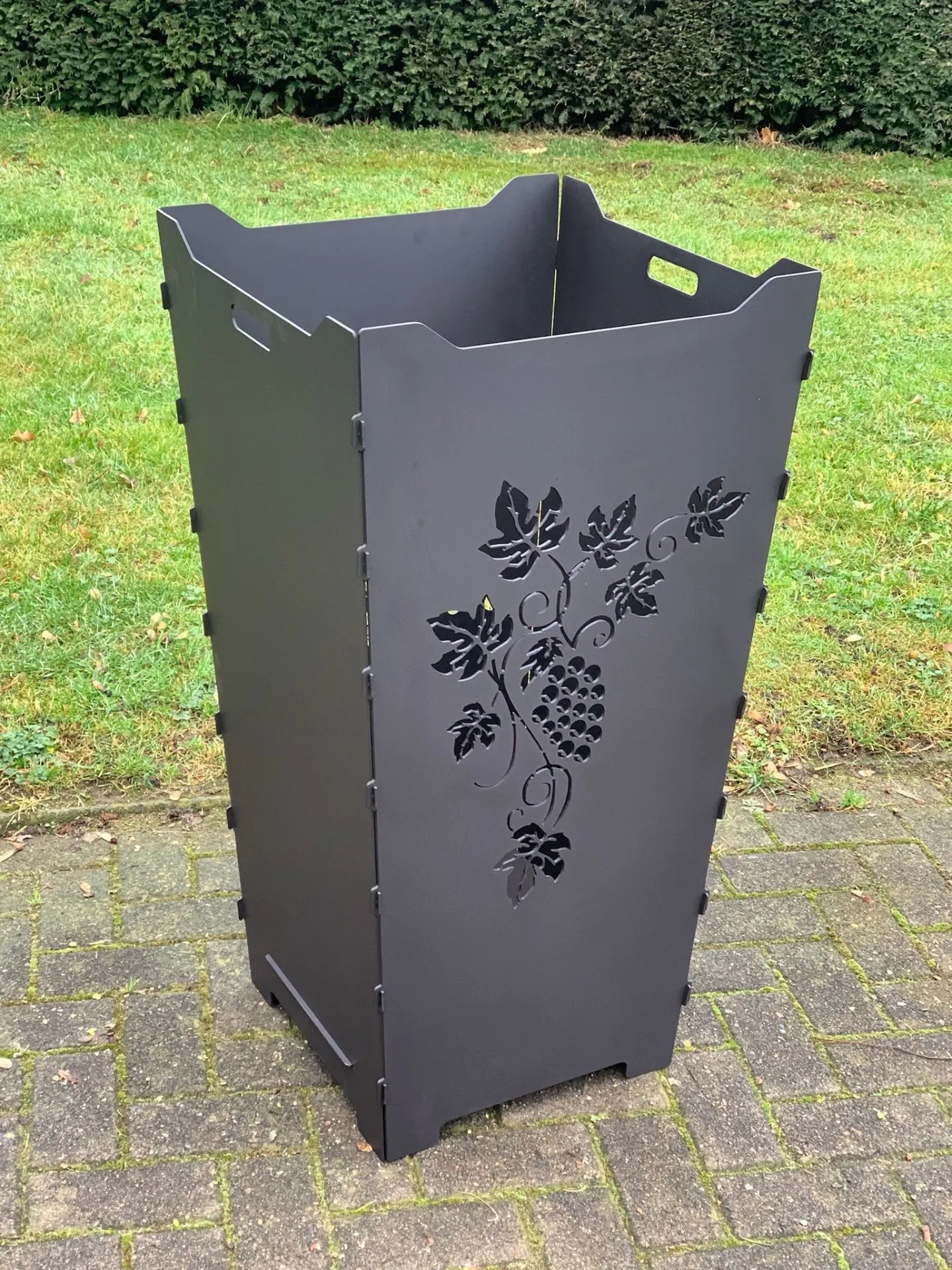 Feuerkorb-Feuertonne-Weinrebe-Weinberg