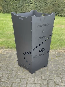 Feuerkorb-gross-Hochzeit-Namen-um-Ecke